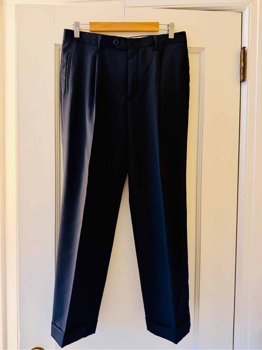 Suit Supply Navy pleated dress pants w cuff 33.